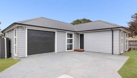 Brand New! - Photo 3