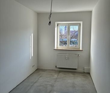 Ideal für Familien! Helle Wohnung mit guter Verkehrsanbindung - Photo 2