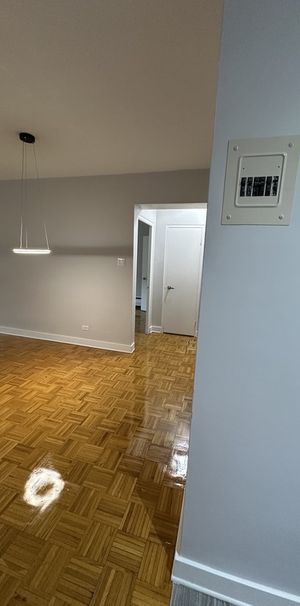 Grand 3 1/2 Au Centre-Ville - 1er JUIN - Photo 1