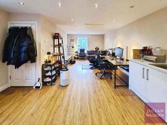 1 bedroom flat to rent - Photo 1