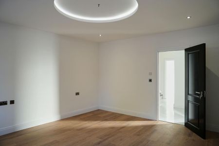 4 bedroom semi-detached house to rent - Photo 2