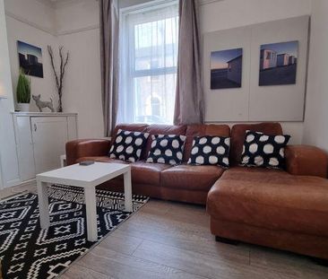 5 bedroom terraced house to rent - Photo 1