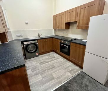 Bond Street - Photo 5