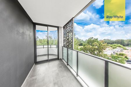 The Premier Choice Three-bedroom residence at Platinum on Peach Tree - Photo 2