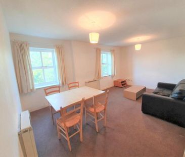 2 bedroom flat to rent - Photo 2