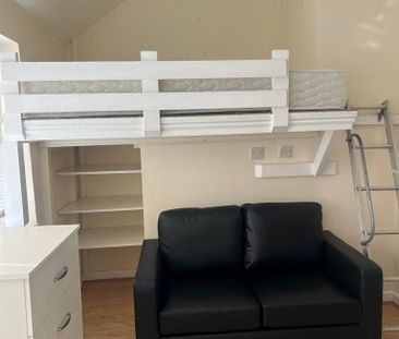 Studio to rent - Photo 3