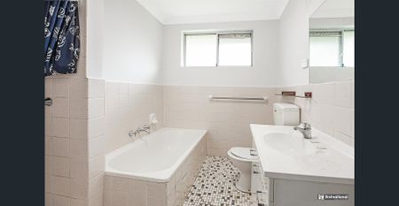 Convenient Living in the Heart of Penrith - Photo 4