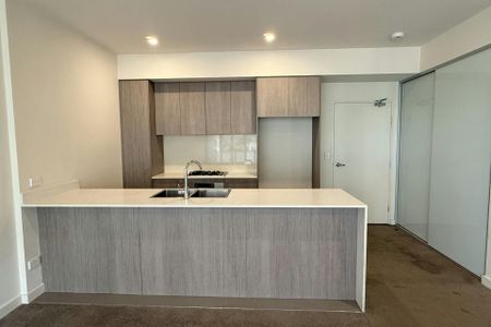 MODERN TWO BEDROOM APARTMENT - Photo 4