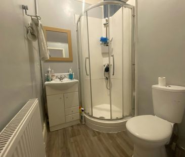 Flat to rent on - Photo 6