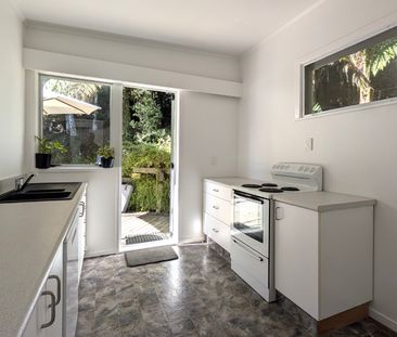 Property Management33A Valley Road, Titirangi - House for Rent - Photo 6