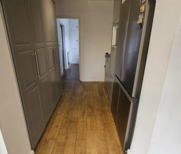 4 bedroom semi-detached house to rent - Photo 5