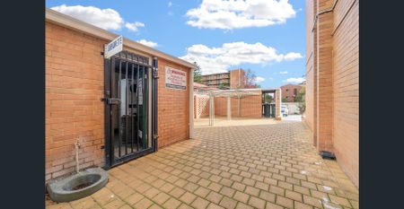 Modern One Bedroom Furnished Unit - Photo 5