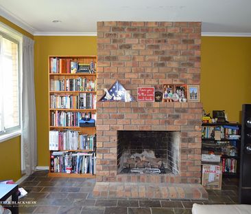 5 Clint Place, Macquarie ACT 2614 - House For Rent | Domain - Photo 2