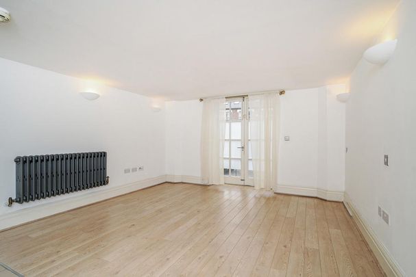Studio to rent - Photo 1