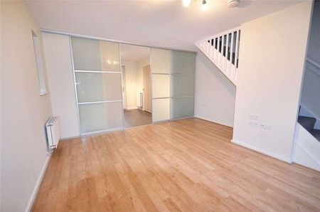 Fleming Drive, Melton Mowbray, Leicestershire, LE13 - Photo 2
