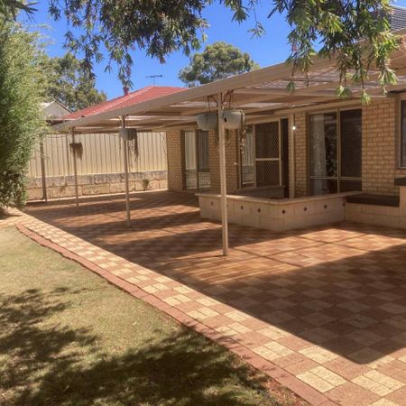 10 Brunel court Currambine - Photo 4