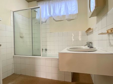 Modern Unit In The Heart Of Tullamarine - Photo 2