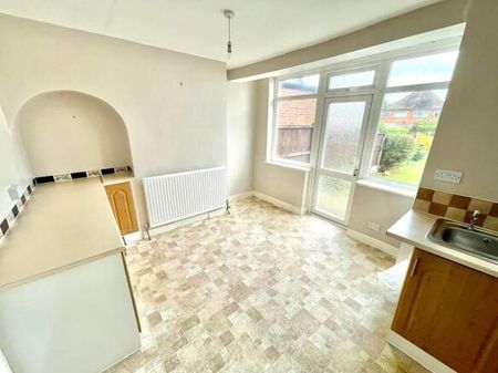 2 bedroom semi-detached house to rent - Photo 5