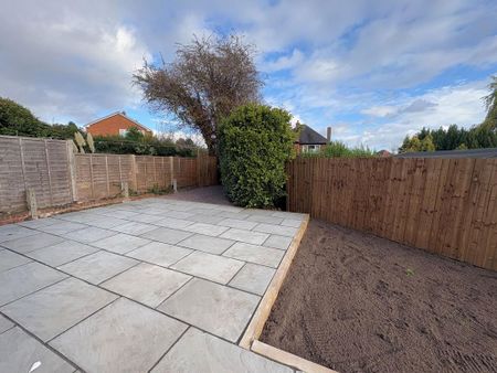 4 bedroom semi-detached house to rent - Photo 3