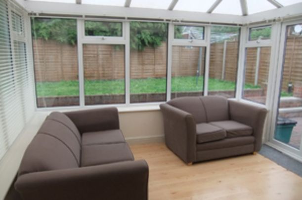 Crombie Avenue, Clifton - P10464 - Photo 1