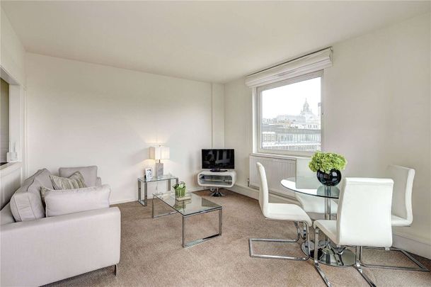 This spacious dual-aspect one bedroom, one bathroom apartment is set on the fifth floor of this superbly located building in the heart of Westminster with a fantastic view. - Photo 1