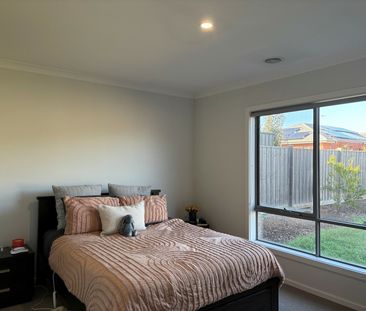 MODERN FOUR BEDROOM HOME - Photo 1