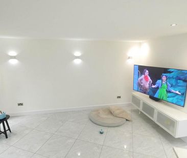 4 bedroom semi-detached house to rent - Photo 1