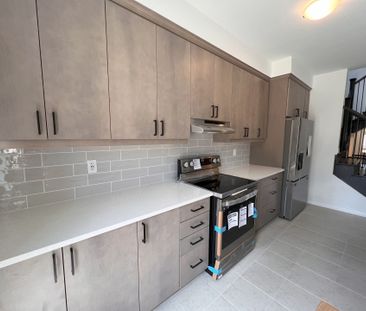 For Lease - 354 Madelaine Drive, Barrie, Ontario - Photo 6