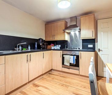 2 bedroom flat to rent - Photo 6