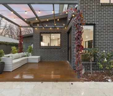 Contemporary Family Haven in Prized O'Connor Enclave - Photo 2