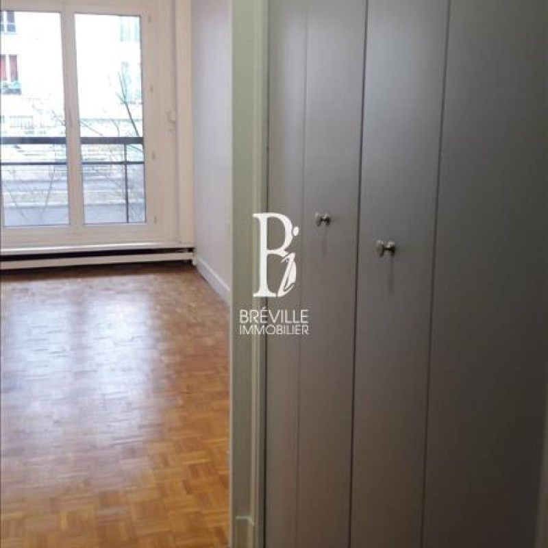 PARIS 163 rue de Charonne, dans bel immeuble un studio entièrement refait à neuf avec pièce de vie, ... Paris (75011) - Photo 1