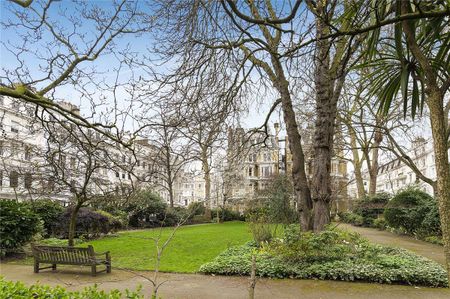 3 bedroom flat in South Kensington - Photo 2