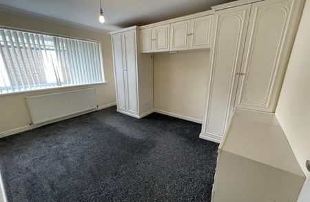 East Park Road, Blackburn. Lancs. BB1 8DW - Photo 3