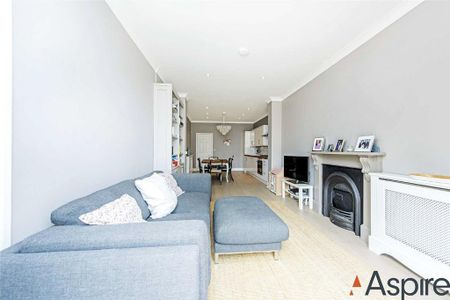 3 bedroom flat to rent - Photo 2