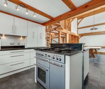 Hanger Lodge occupies an enviable setting, down a quiet country lan... - Photo 5
