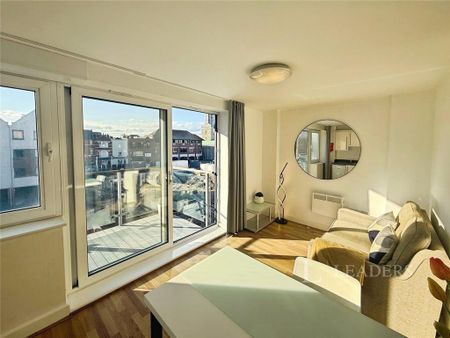 Flat to rent - Photo 2