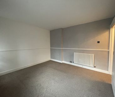 3 bed Terraced - To Let - Photo 2