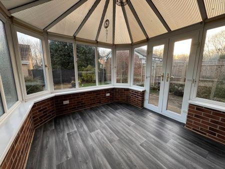 2 bedroom semi-detached house to rent - Photo 5