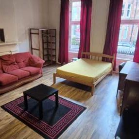 4 bedroom property to rent in Glasgow - Photo 1