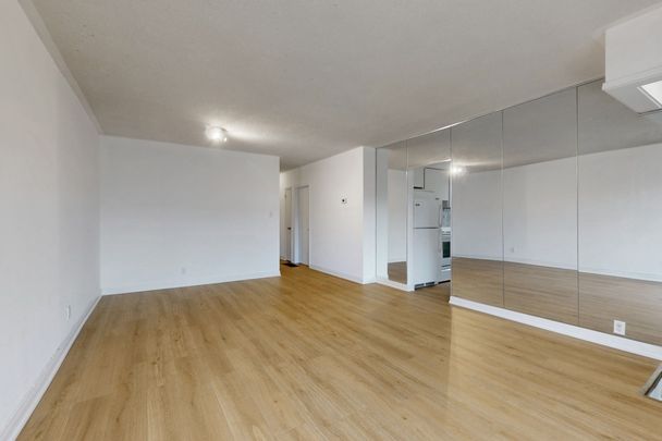 For Lease - 21 Glass Drive, Aurora, Ontario - Photo 1