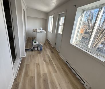 7 1/2 Semi Meublé, Rénové à Louer - Photo 2
