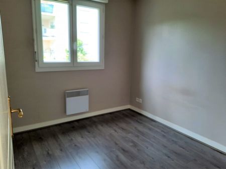 Location Appartement 2 pièces 37m² ST JEAN DE BRAYE 45800 - Photo 2