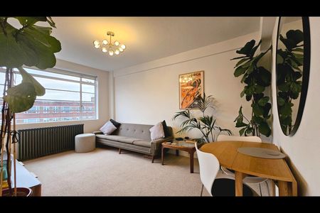 1 Bed Flat, Du Cane Court, SW17 - Photo 2