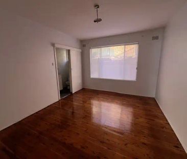 “1 Bedroom Unit in Popular Location !” - Photo 1
