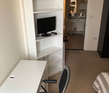 Room in a Shared Flat, Thames Court, NW6 - Photo 5