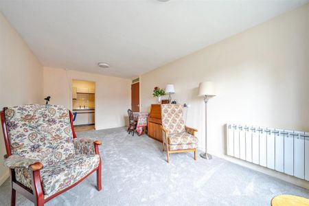 1 bedroom retirement property to rent - Photo 5