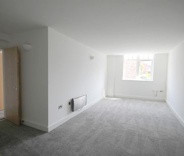 1 bedroom Flat To Let - Photo 2
