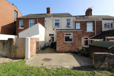 2 bedroom private hall to rent - Photo 5
