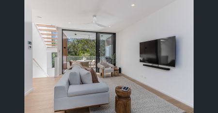 Fully Furnished Coastal Comfort in the Heart of Cabarita - Photo 5
