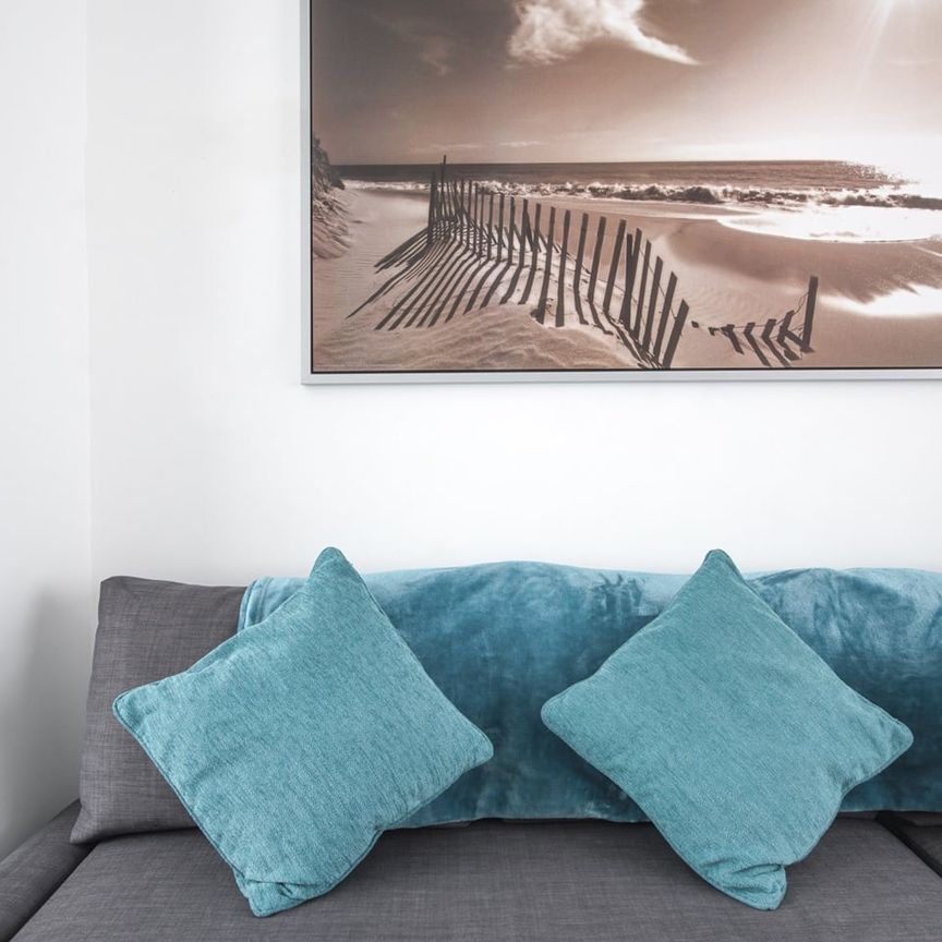 3 Bed Terraced House, Middleton Park Grove, LS10 - Photo 1